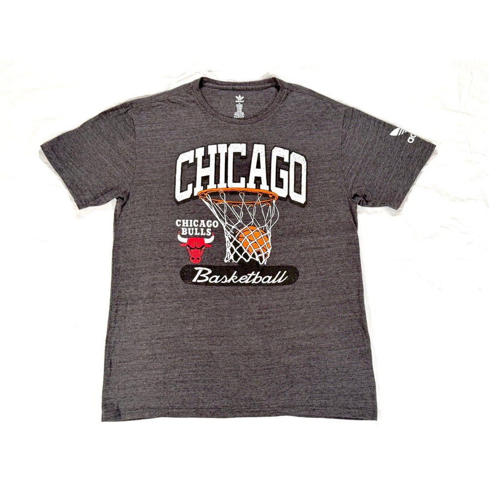 Adidas Chicago Bulls Basketball Graphic T-Shirt Men's XL Gray NBA Short Sleeve